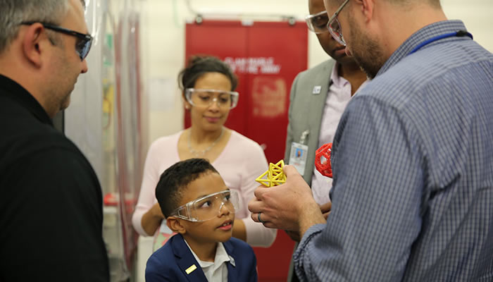 Romanieo Golphin Jr. and His Parents Visit Additive Manufacturing Lab